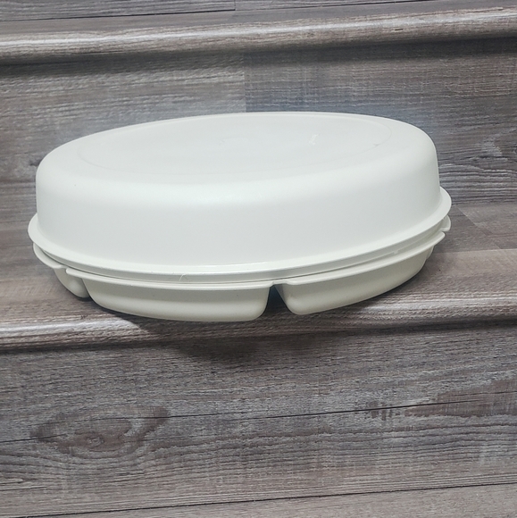 VintageTupperware veggie/ snack divider / tray with lid - Picture 2 of 8